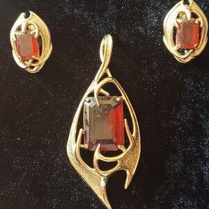 Sarah Coventry Pendant Earring Set - Molten Topaz - JS6